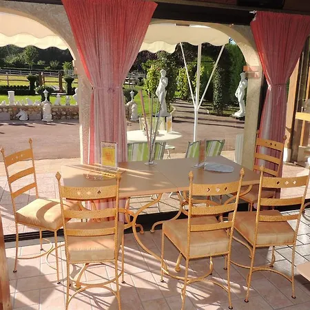 Apartment Le Manoir De Goliath