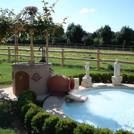 Apartment Le Manoir De Goliath Toutainville