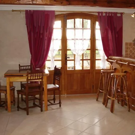 Le Manoir De Goliath Apartment Toutainville